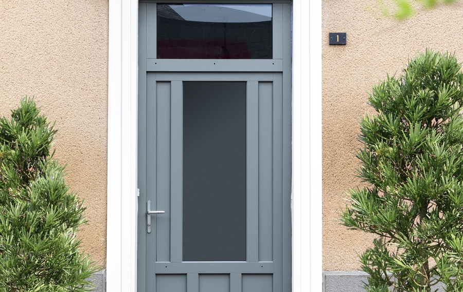 Notre gamme de porte d'entrée en BOIS CLASSIQUE et CREATIVE CONTEMPORAINE à AVIGNON